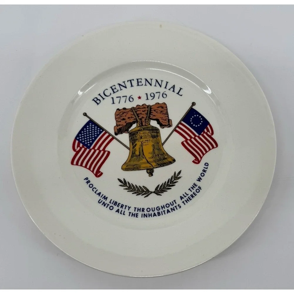1976 Bicentennial Liberty Bell Patriotic Plate Americana Colonial Flags Vintage